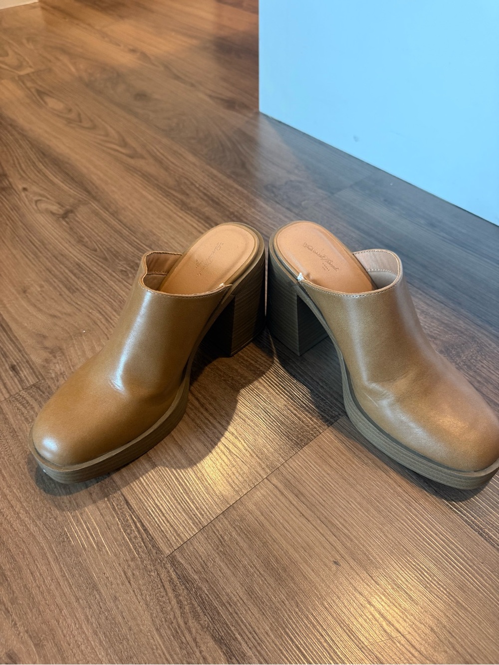 Universal Thread Cognac Platform Mule Clogs